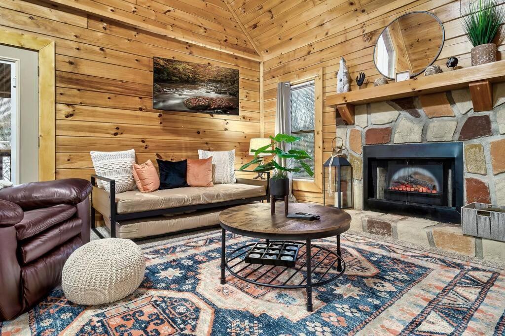 Cabin With New Hot Tub, Near Dollywood .2Bd.2Ba.Sleeps6.Bbq Sevierville Luaran gambar