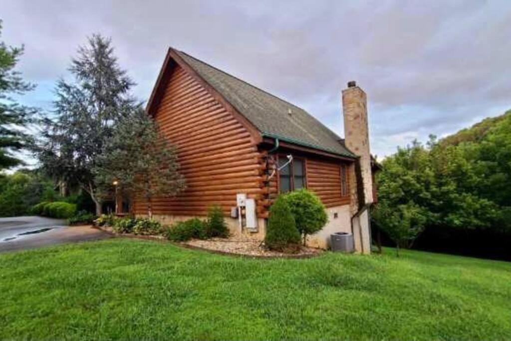 Cabin With New Hot Tub, Near Dollywood .2Bd.2Ba.Sleeps6.Bbq Sevierville Luaran gambar