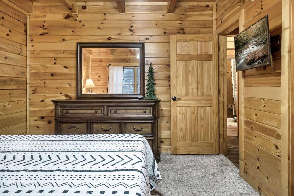Cabin With New Hot Tub, Near Dollywood .2Bd.2Ba.Sleeps6.Bbq Sevierville Luaran gambar